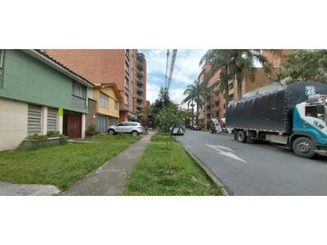 CASA EN ALQUILER SANTA GEMA LAURELES MEDELLIN AVENIDA 80 CON 33
