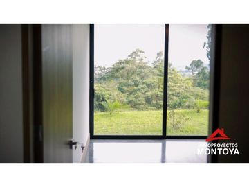 Casa de lujo nueva🔥 en parcelación, vía Armenia