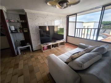 APARTAMENTO EN VENTA EN 4TO PISO S/A EN PRIMERO DE MAYO C-JD