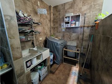 CASA EN VENTA EN EL CANEY DE CUATRO PISOS C-VR/CW:8043723