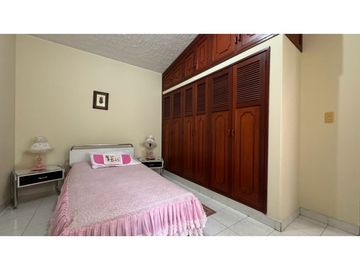 Casa de dos pisos en venta Barrio Las Mercedes Palmira Valle Colombia