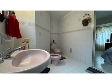 Casa de dos pisos en venta Barrio Las Mercedes Palmira Valle Colombia
