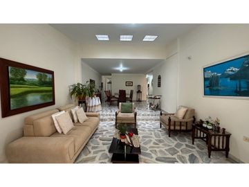 Casa de dos pisos en venta Barrio Las Mercedes Palmira Valle Colombia