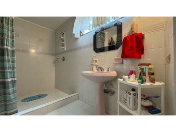 Casa de dos pisos en venta Barrio Las Mercedes Palmira Valle Colombia