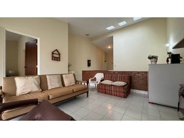Casa de dos pisos en venta Barrio Las Mercedes Palmira Valle Colombia