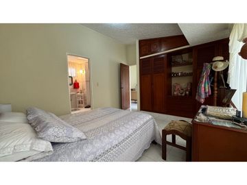 Casa de dos pisos en venta Barrio Las Mercedes Palmira Valle Colombia