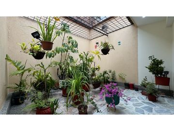 Casa de dos pisos en venta Barrio Las Mercedes Palmira Valle Colombia