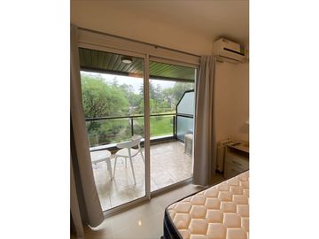Venta: Departamento 1 dorm. en Veneto Village, Villa Parque Siquiman