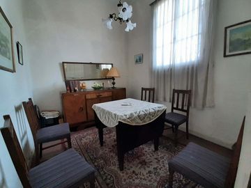 Oportunidad única, gran casona antigua bien conservada, ubic
