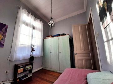 Oportunidad única, gran casona antigua bien conservada, ubic