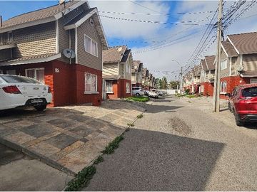 Gran oportunidad de hermosa casa en condominio!