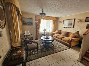 Gran oportunidad de hermosa casa en condominio!