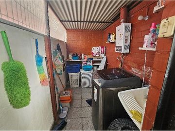 Gran oportunidad de hermosa casa en condominio!