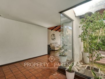 Linda casa en venta en pasaje cerrado La Reina