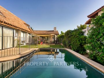Linda casa en venta en pasaje cerrado La Reina