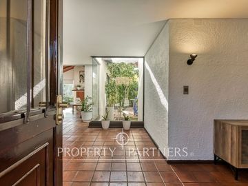 Linda casa en venta en pasaje cerrado La Reina