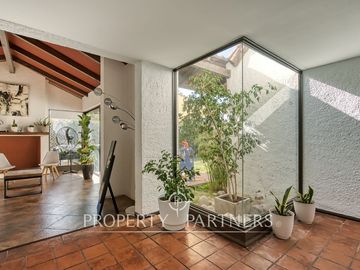 Linda casa en venta en pasaje cerrado La Reina