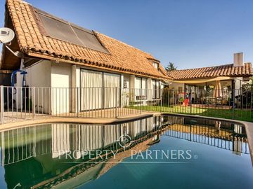 Linda casa en venta en pasaje cerrado La Reina