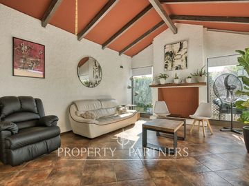 Linda casa en venta en pasaje cerrado La Reina