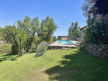 Casa en Venta en Cerro Santa Isabel / Aledaño Las Brisas de Chicureo Acceso Sur Oriente