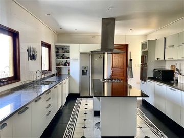 Casa en Venta en Cerro Santa Isabel / Aledaño Las Brisas de Chicureo Acceso Sur Oriente