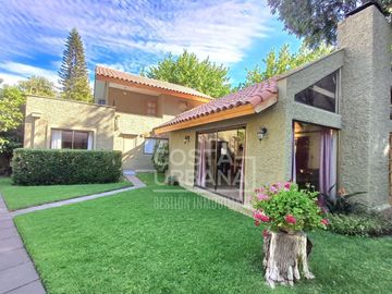 HERMOSA CASA EN OLMUÉ