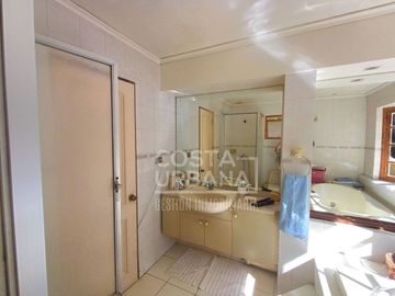 HERMOSA CASA EN OLMUÉ