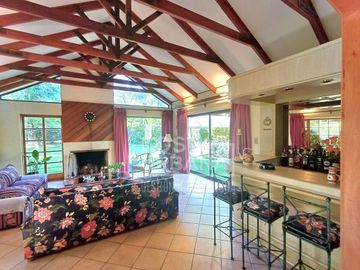 HERMOSA CASA EN OLMUÉ