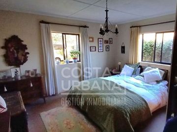 VENDE   Casa con Amplio Terreno en Lo GAMBOA de  Olmué