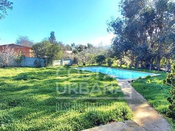 VENDE   Casa con Amplio Terreno en Lo GAMBOA de  Olmué