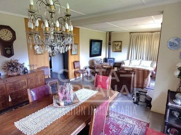 VENDE   Casa con Amplio Terreno en Lo GAMBOA de  Olmué