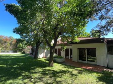 Casa  de 3/4 dormitorios con una excelente calidad y diseño