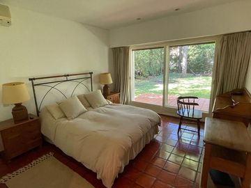 Casa  de 3/4 dormitorios con una excelente calidad y diseño