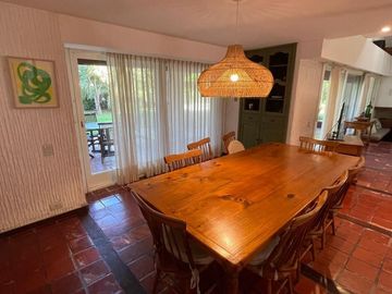 Casa  de 3/4 dormitorios con una excelente calidad y diseño