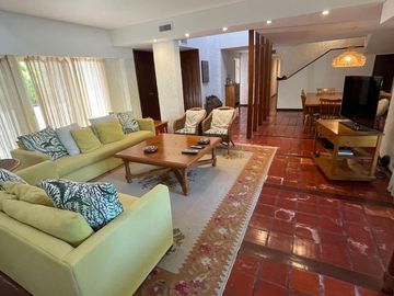 Casa  de 3/4 dormitorios con una excelente calidad y diseño