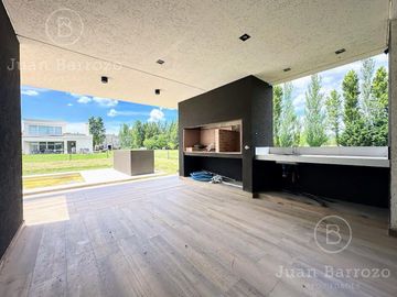 Venta Casa a estrenar en San Eliseo Country Golf en San Vicente - Canning.
