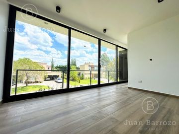 Venta Casa a estrenar en San Eliseo Country Golf en San Vicente - Canning.