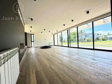 Venta Casa a estrenar en San Eliseo Country Golf en San Vicente - Canning.