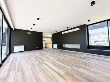 Venta Casa a estrenar en San Eliseo Country Golf en San Vicente - Canning.