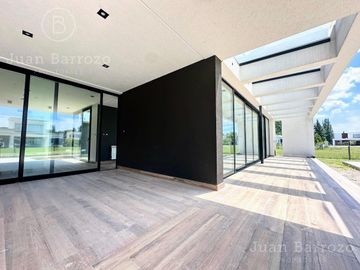 Venta Casa a estrenar en San Eliseo Country Golf en San Vicente - Canning.
