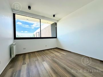 Venta Casa a estrenar en San Eliseo Country Golf en San Vicente - Canning.