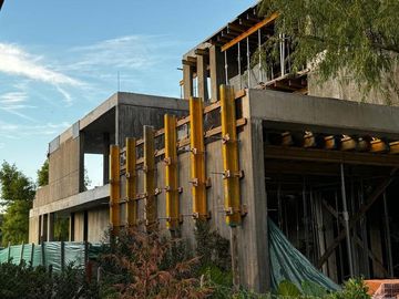Casa en venta en barrio San Juan, Villanueva, Tigre, al río.