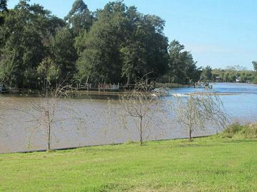 Casa en venta en barrio San Juan, Villanueva, Tigre, al río.