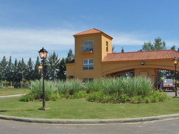 Casa en venta en barrio San Juan, Villanueva, Tigre, al río.
