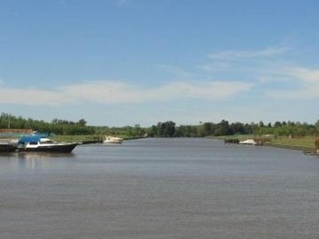 Casa en venta en barrio San Juan, Villanueva, Tigre, al río.