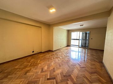 Venta departamento piso exclusivo de 3 dormitorios APTO CRÉDITO en zona Centro