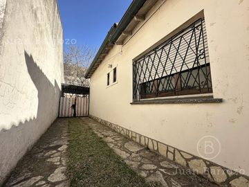 Casa de 3 dormitorios en venta en Temperley Este