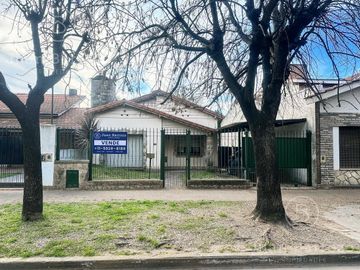 Casa de 3 dormitorios en venta en Temperley Este