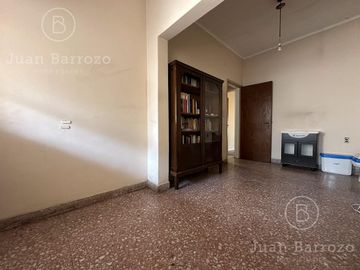 Casa de 3 dormitorios en venta en Temperley Este