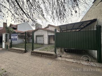 Casa de 3 dormitorios en venta en Temperley Este